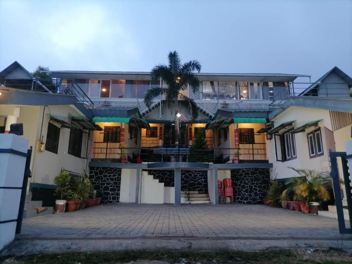 Vagamon Lake Palace Hostel Buitenkant foto