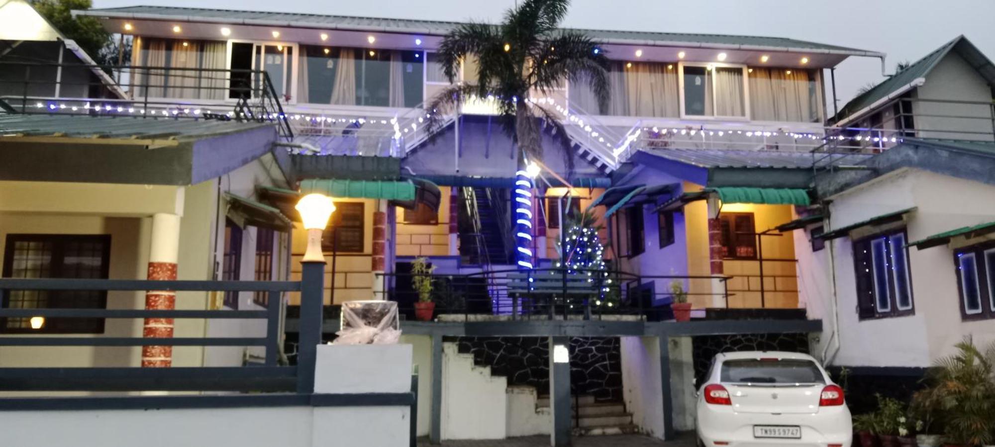 Vagamon Lake Palace Hostel Buitenkant foto