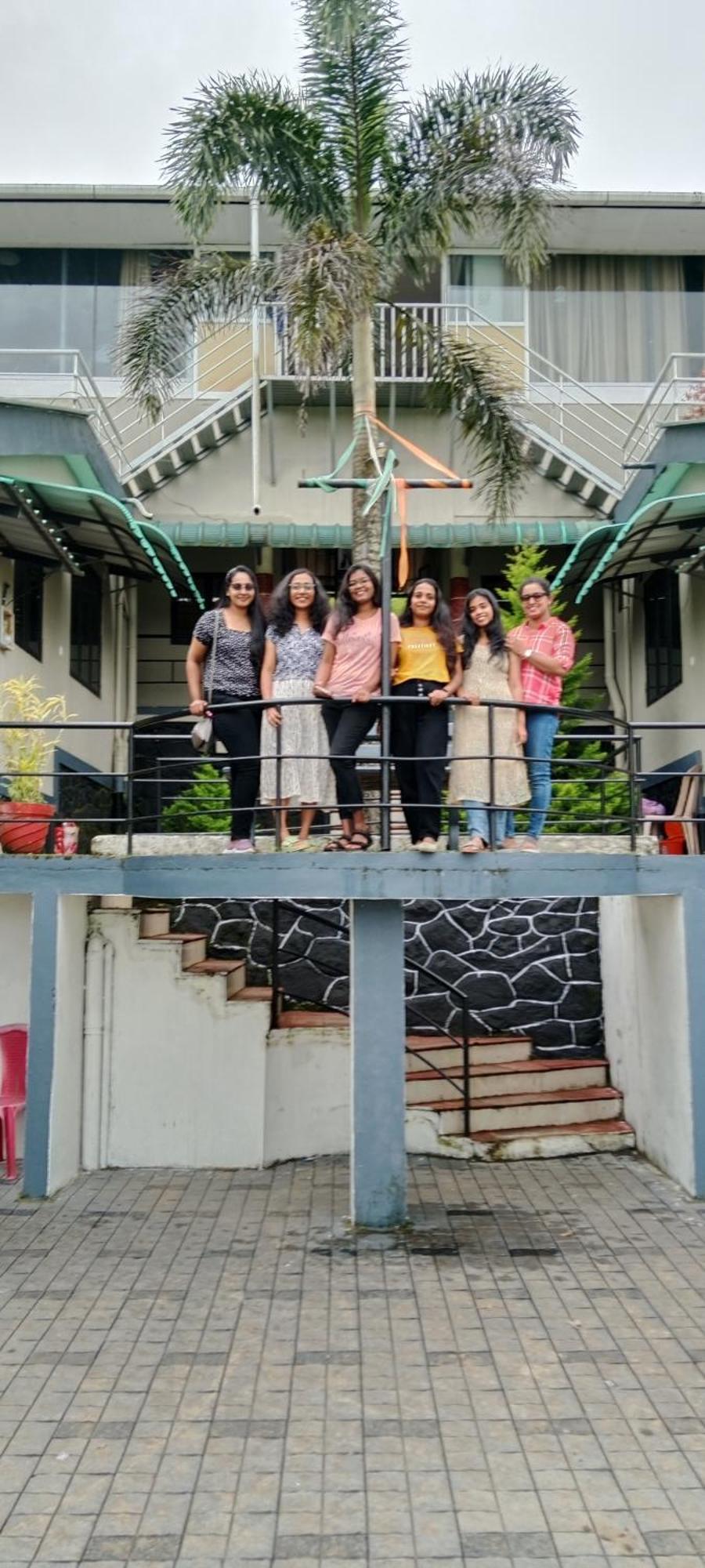 Vagamon Lake Palace Hostel Buitenkant foto