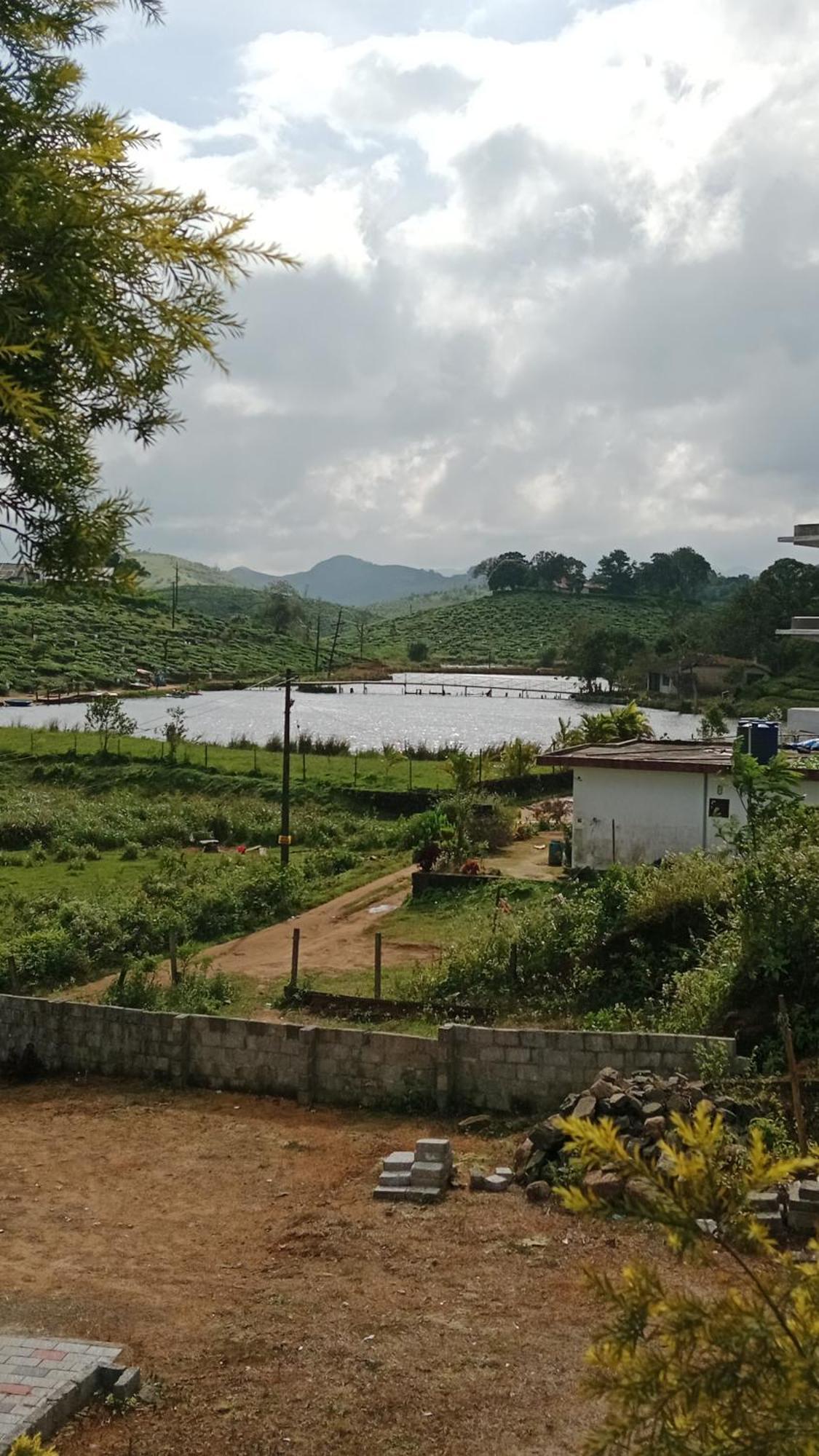 Vagamon Lake Palace Hostel Buitenkant foto